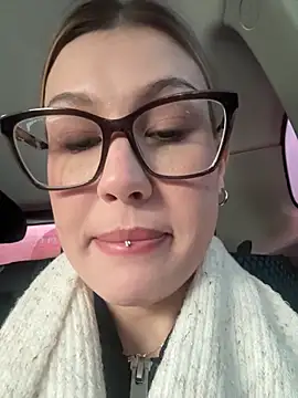 Snapshot of RinaCat chatting on October 4, 5:27 am RinaCat online show from October 4, 5:27 am