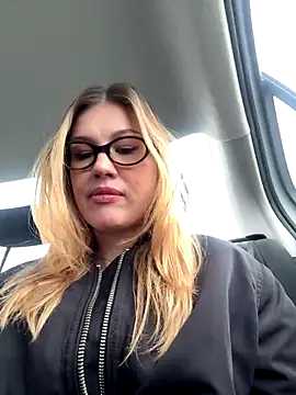 Snapshot of RinaCat chatting on October 23, 5:40 am RinaCat online show from October 23, 5:40 am