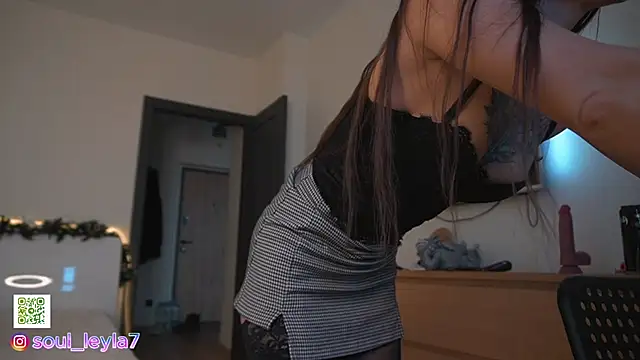 Sola LI online show from December 7, 5:15 am