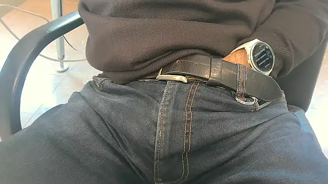 alessandroman2114 online show from March 6, 11:50 am