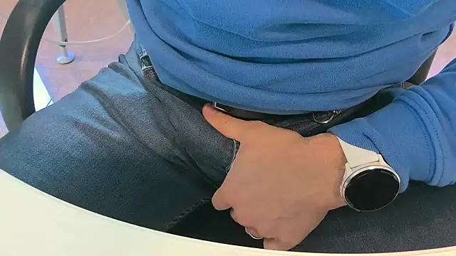 alessandroman2114 online show from March 17, 9:45 am