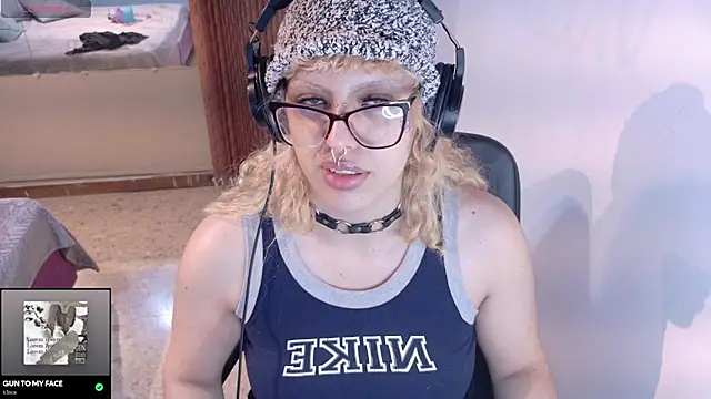 Eli666uwu online show from October 8, 9:45 pm