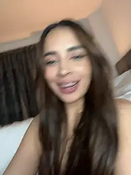 Snapshot of soy_paulina chatting on December 21, 7:56 am soy paulina online show from December 21, 7:56 am