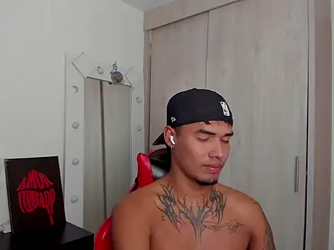 thomas latin boy online show from May 16, 3:03 am