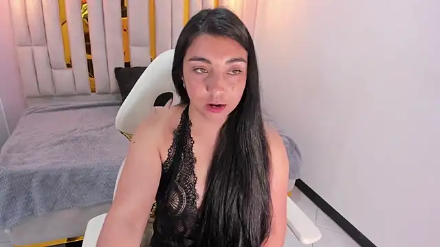 Karla hernandez  online show from February 7, 5:07 pm