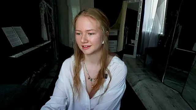 Snapshot of Alexandra_Demore chatting on June 29, 6:41 pm Alexandra Demore online show from June 29, 6:41 pm