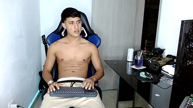 Snapshot of Juan_da01 chatting on February 25, 12:47 am Juan da01 online show from February 25, 12:47 am