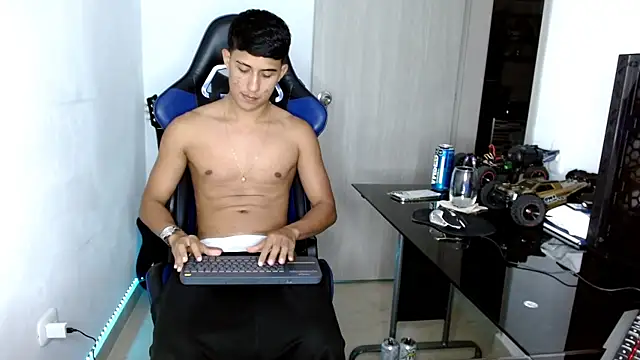 Snapshot of Juan_da01 chatting on February 27, 12:32 am Juan da01 online show from February 27, 12:32 am