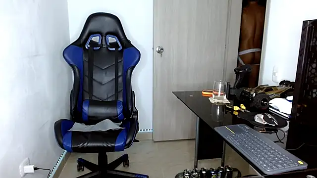 Snapshot of Juan_da01 chatting on March 7, 7:19 am Juan da01 online show from March 7, 7:19 am