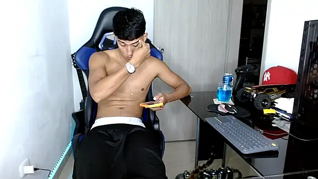 Snapshot of Juan_da01 chatting on March 8, 1:06 am Juan da01 online show from March 8, 1:06 am