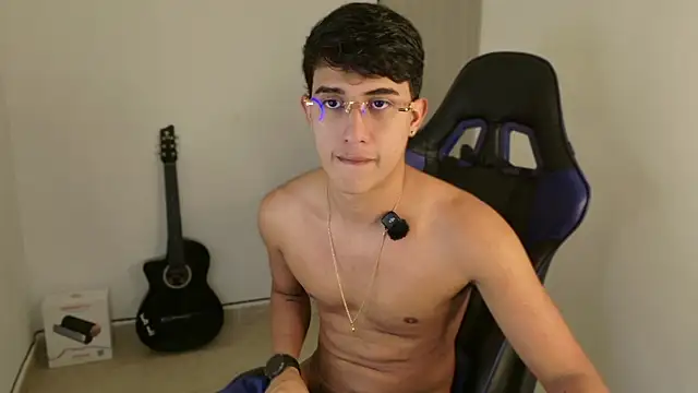 Snapshot of Juan_da01 chatting on May 6, 3:46 am Juan da01 online show from May 6, 3:46 am