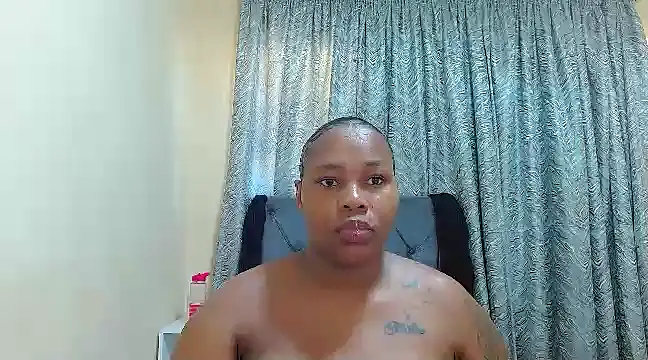 curvycloe1 online show from January 19, 5:15 am