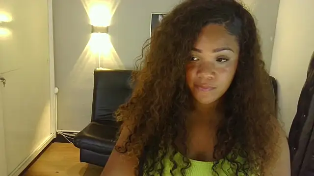 ashley Tompson1 online show from January 15, 5:05 pm