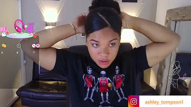 ashley Tompson1 online show from March 13, 12:35 pm