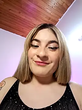 Snapshot of Rouse_A01 chatting on October 30, 10:43 pm Rouse A01 online show from October 30, 10:43 pm