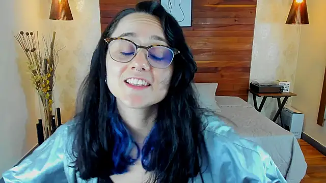 KatherineBond online show from March 11, 11:59 pm