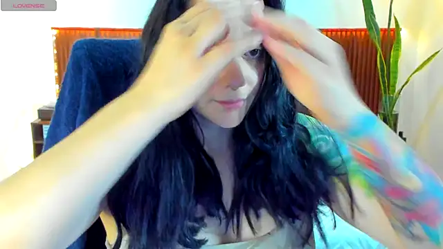 KatherineBond online show from November 5, 7:47 pm