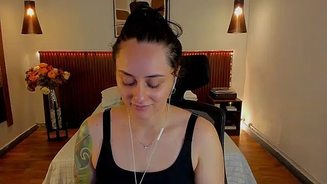 KatherineBond online show from June 20, 4:21 pm