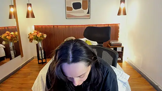 KatherineBond online show from June 26, 7:18 pm
