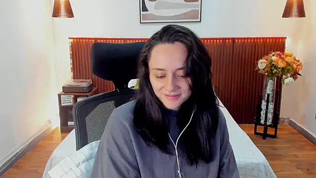 KatherineBond online show from July 13, 4:21 pm