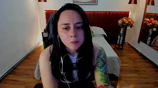 KatherineBond online show from July 22, 4:54 pm