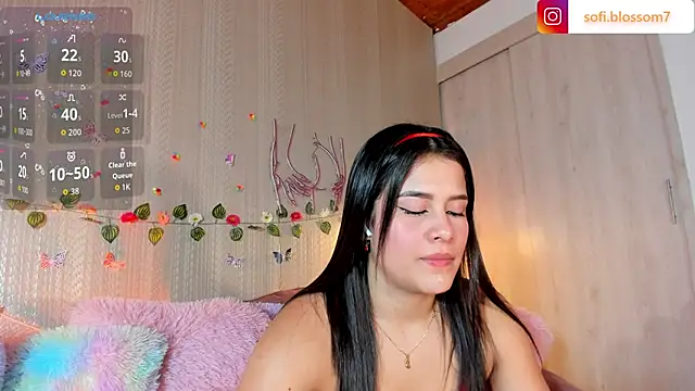 Snapshot of Sofi_Blossom chatting on June 26, 7:51 pm Sofi Blossom online show from June 26, 7:51 pm