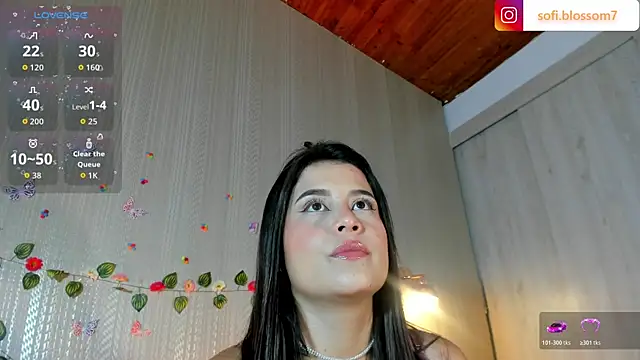 Snapshot of Sofi_Blossom chatting on July 10, 9:06 pm Sofi Blossom online show from July 10, 9:06 pm