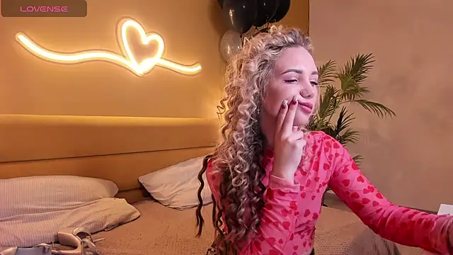 EvaMoran online show from January 24, 8:13 am