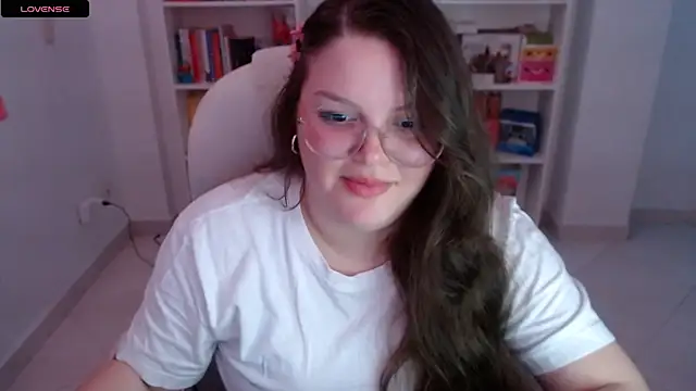 Snapshot of Gabiwaifu chatting on February 3, 6:49 pm Gabiwaifu online show from February 3, 6:49 pm