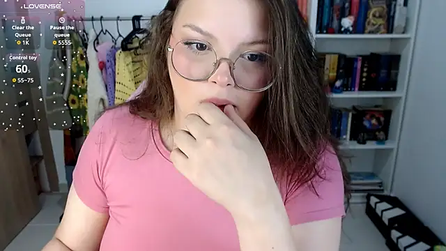 Snapshot of Gabiwaifu chatting on September 24, 2:37 am Gabiwaifu online show from September 24, 2:37 am