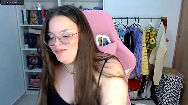 Snapshot of Gabiwaifu chatting on November 12, 1:06 am Gabiwaifu online show from November 12, 1:06 am