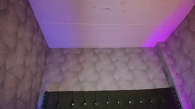 AnnaliOlsenX online show from June 5, 6:46 pm