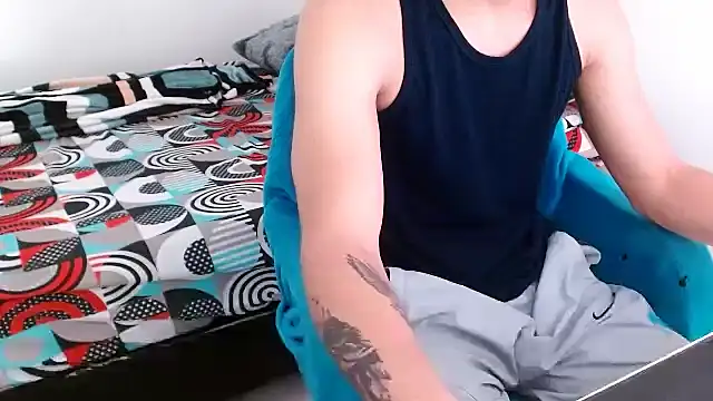 Snapshot of deividcloud36 chatting on October 27, 7:29 pm deividcloud36 online show from October 27, 7:29 pm