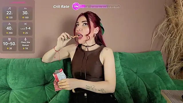 LILA ELLIOT online show from December 17, 8:04 pm