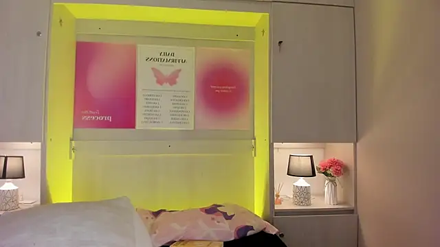 tamaraa smiith online show from February 9, 7:51 pm