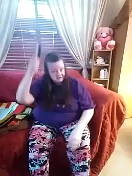 Bayou Woman68 online show from November 30, 4:00 pm