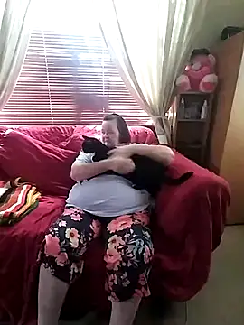 Snapshot of Bayou_Woman68 chatting on April 12, 7:19 pm Bayou Woman68 online show from April 12, 7:19 pm