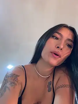 Snapshot of Milena-1 chatting on November 12, 10:04 am Milena-1 online show from November 12, 10:04 am