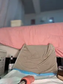 Snapshot of Milena-1 chatting on November 30, 10:30 am Milena-1 online show from November 30, 10:30 am