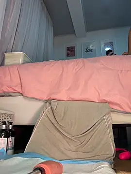 Snapshot of Milena-1 chatting on December 1, 10:42 am Milena-1 online show from December 1, 10:42 am