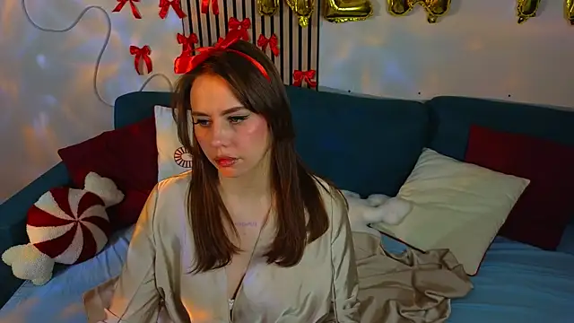 Aisha Riley online show from January 9, 4:10 pm