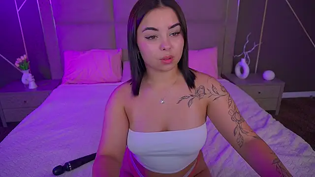 SusieWood online show from October 25, 7:52 pm