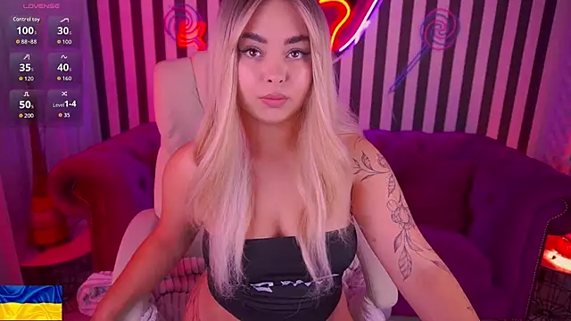 SusieWood online show from July 28, 7:39 pm