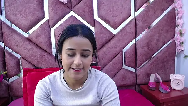 Snapshot of milly_print chatting on February 21, 2:50 am milly print online show from February 21, 2:50 am