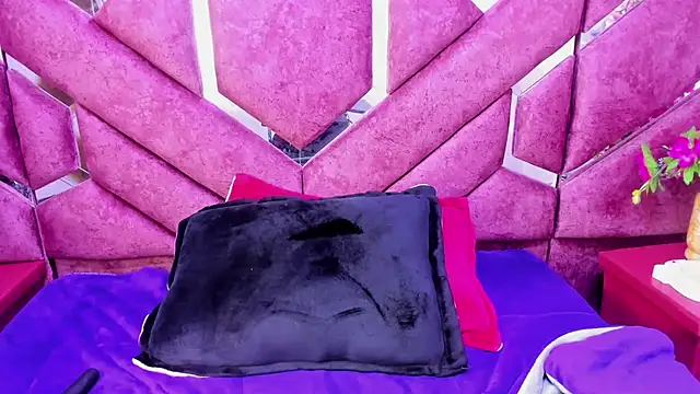 Snapshot of milly_print chatting on March 12, 3:24 am milly print online show from March 12, 3:24 am