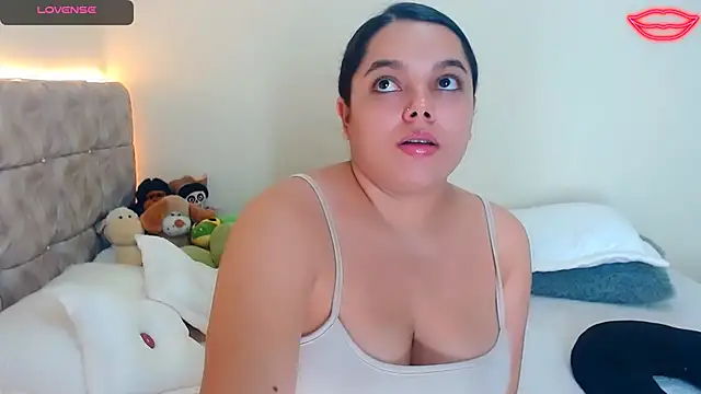 Snapshot of Sara-04 chatting on February 21, 4:07 am Sara-04 online show from February 21, 4:07 am