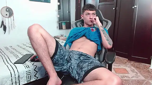 aaron blug online show from December 14, 9:02 pm