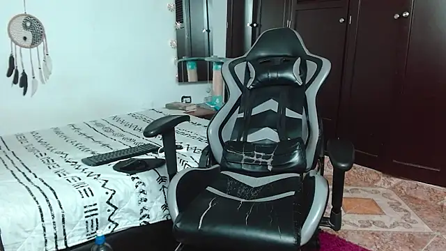 aaron blug online show from December 17, 2:44 am