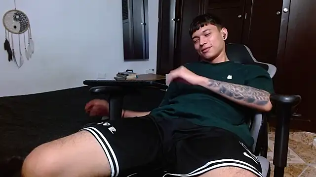 aaron blug online show from February 11, 4:01 am