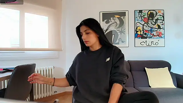 Snapshot of Arya_33 chatting on October 27, 10:19 am Arya 33 online show from October 27, 10:19 am